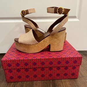 NWT Tory Burch Camilla Wedges